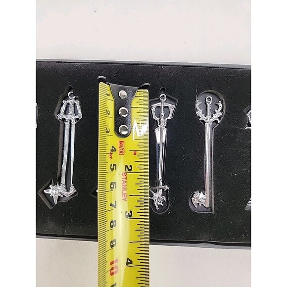 Square Enix Disney Kingdom Hearts 8 Piece 3" Keyblade Pendant Keychain Fob Set - Picture 8 of 8